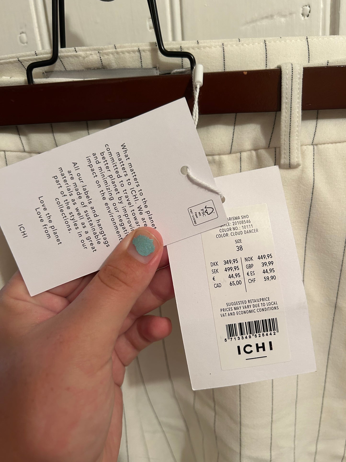 NEW Ichi women’s 38 white striped shorts