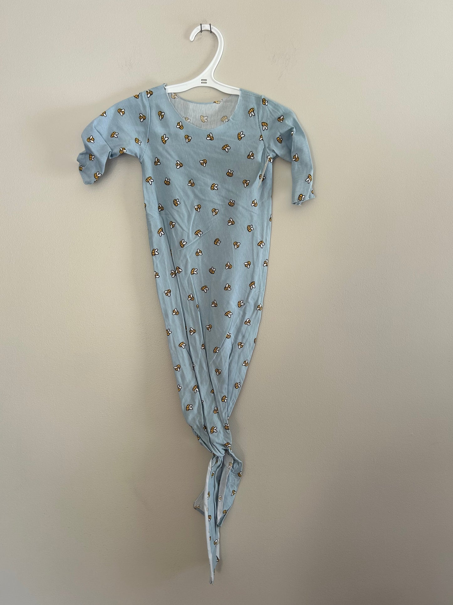 NEW handmade 0/6m bee knot gown