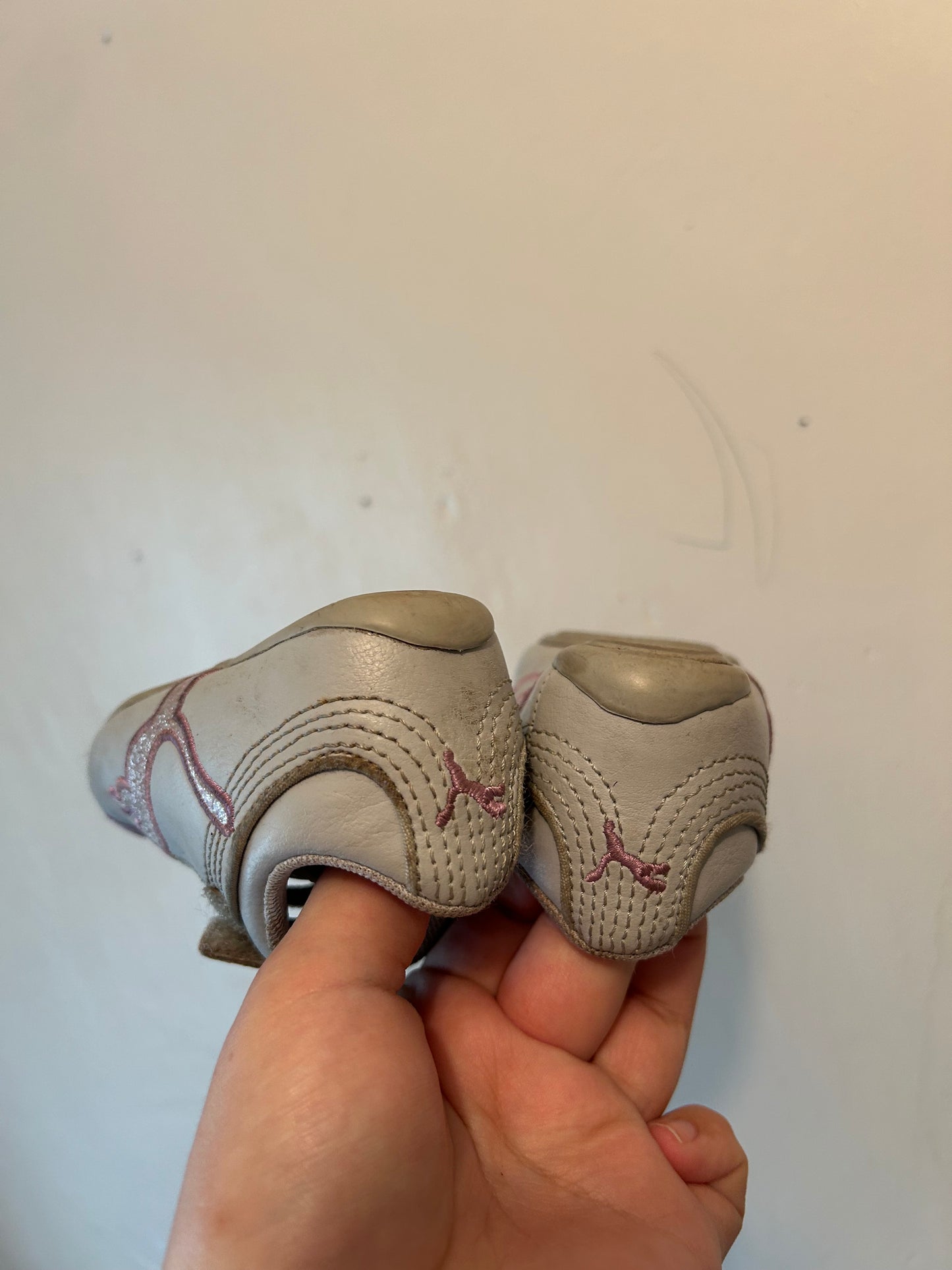 Puma infant 6 off white & pink sneakers