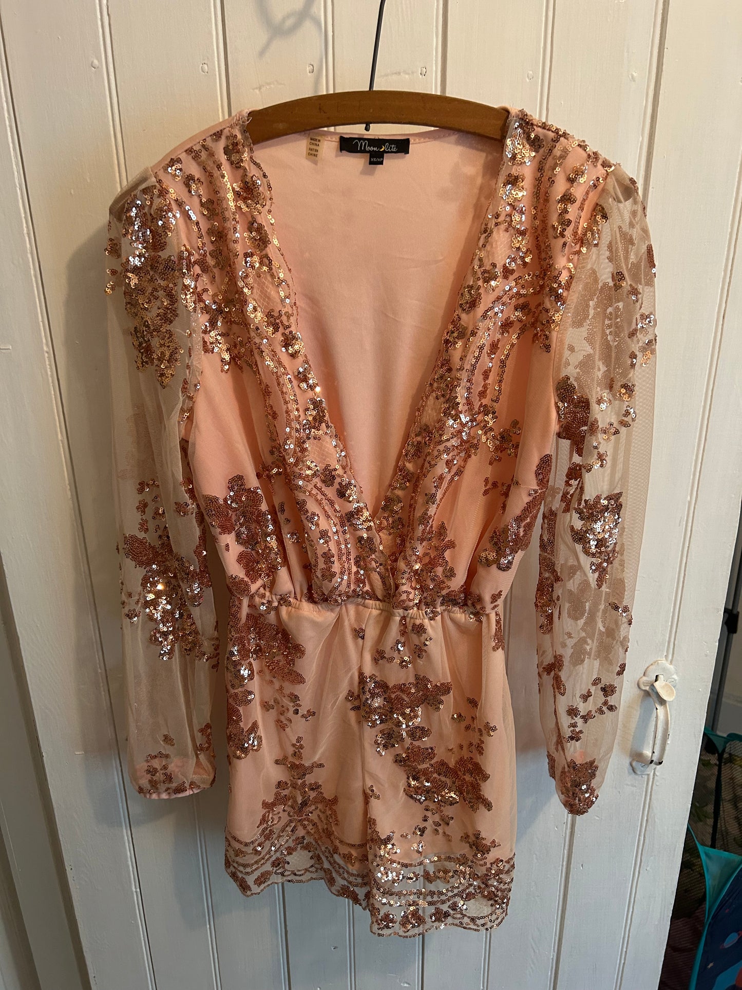 Moonlite xs pink & gold sequin floral vneck romper