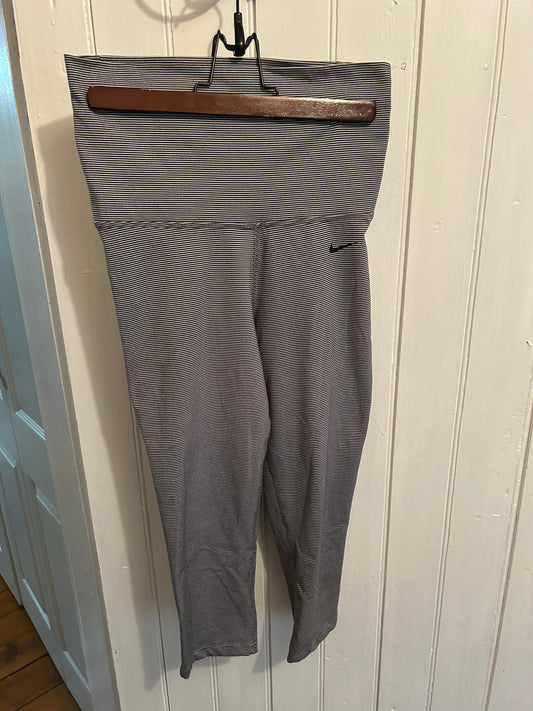 Nike xs black striped leggings