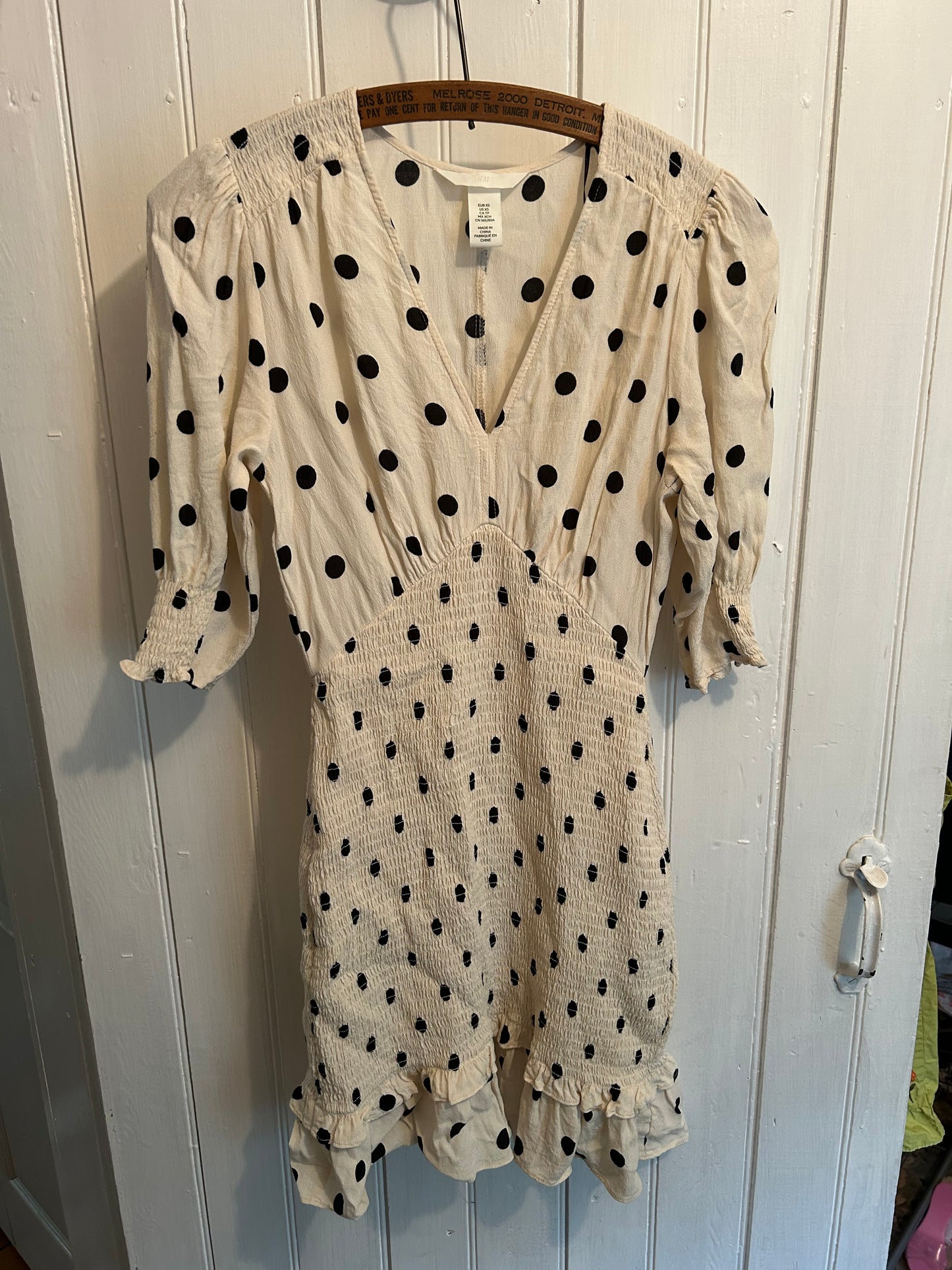H&M xs polka dot vneck scrunch dress