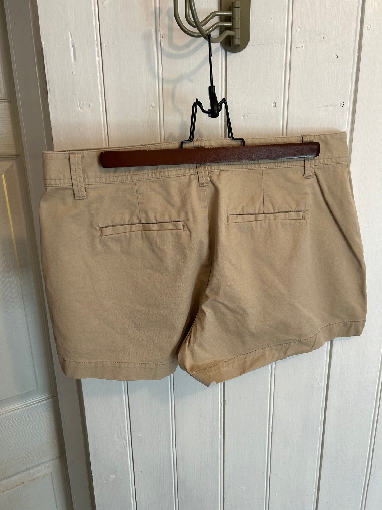 Gap 10 khaki shorts