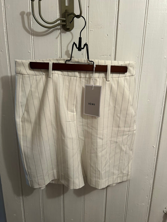 NEW Ichi women’s 38 white striped shorts