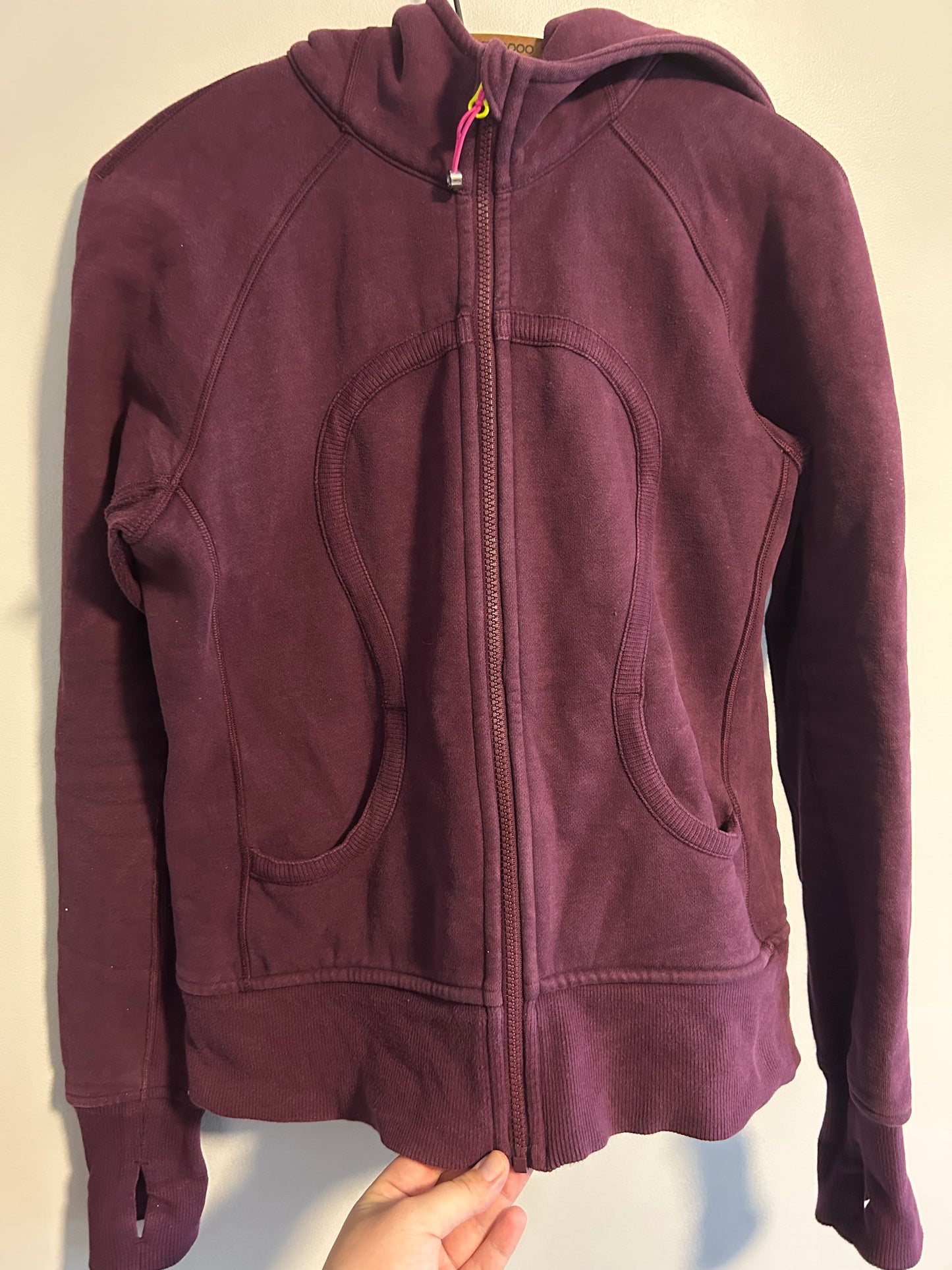 Lululemon 8 purple scuba sweater