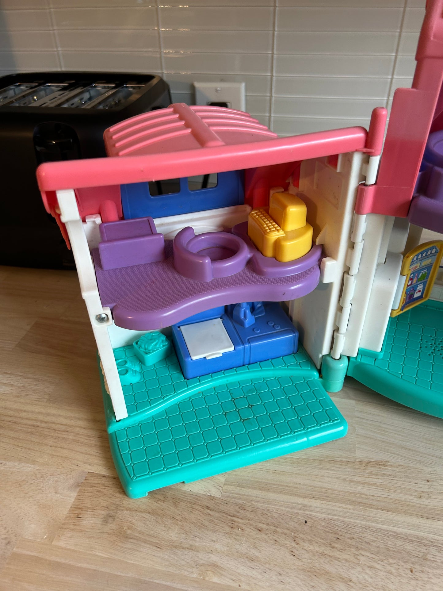 Little people fold out house