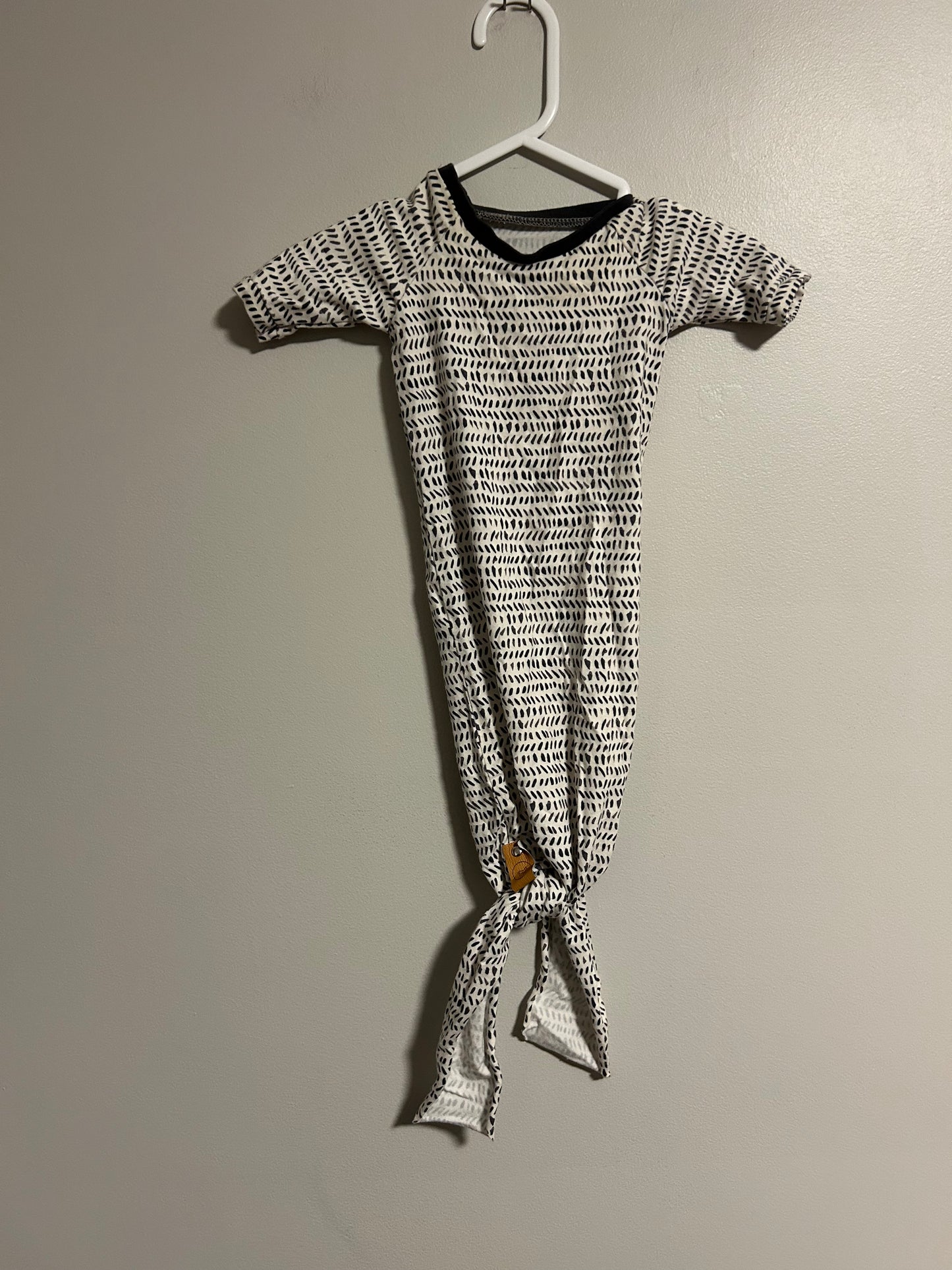 Small shop foal kids newborn black & white polka dot knotted gown