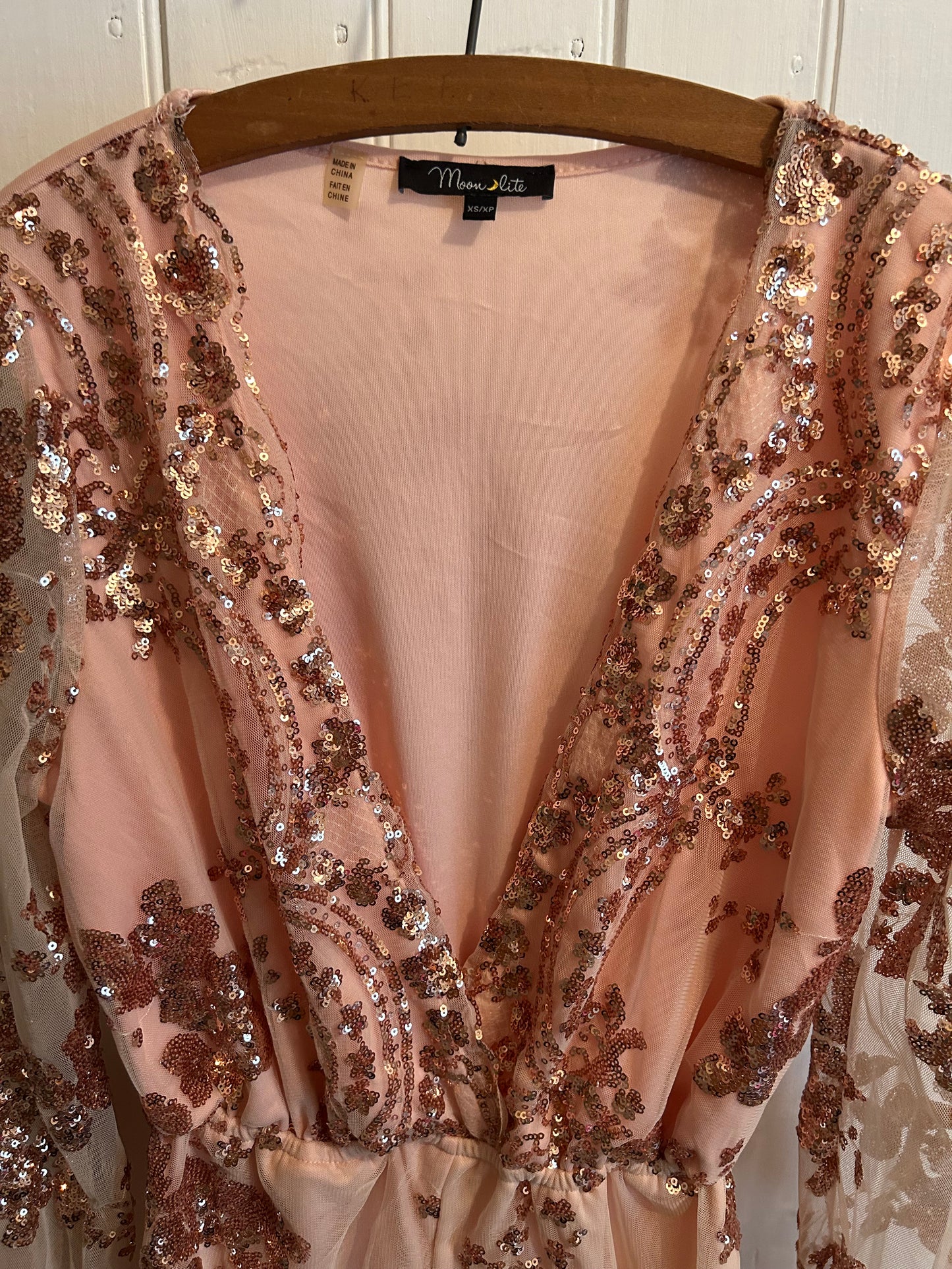 Moonlite xs pink & gold sequin floral vneck romper
