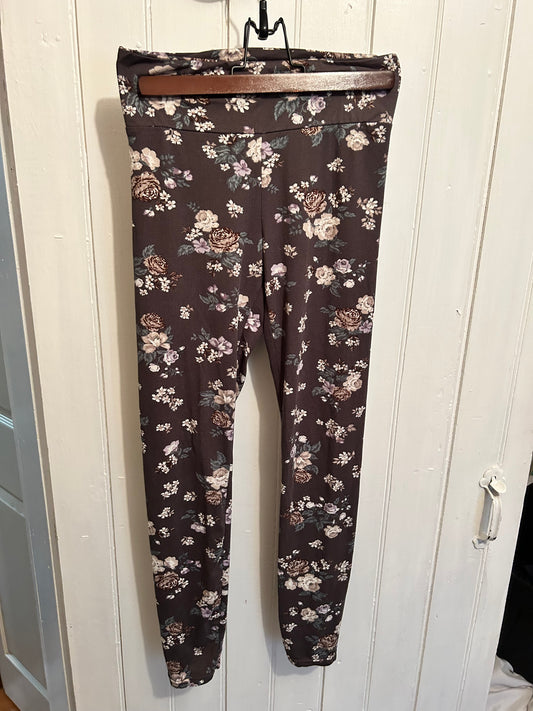 Ardene small grey & purple floral leggings