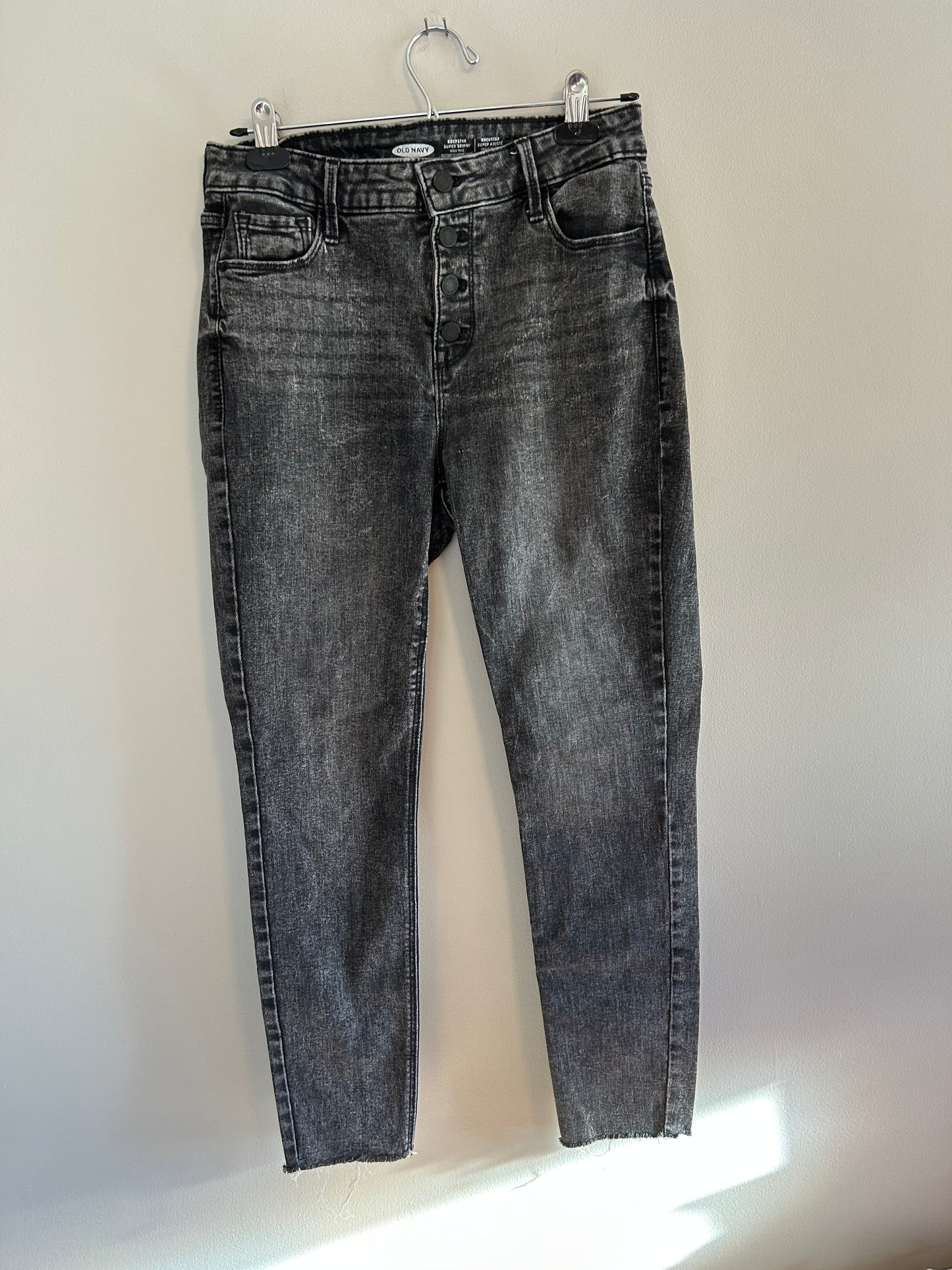 Old navy 8 black denim button up high rise skinny jeans
