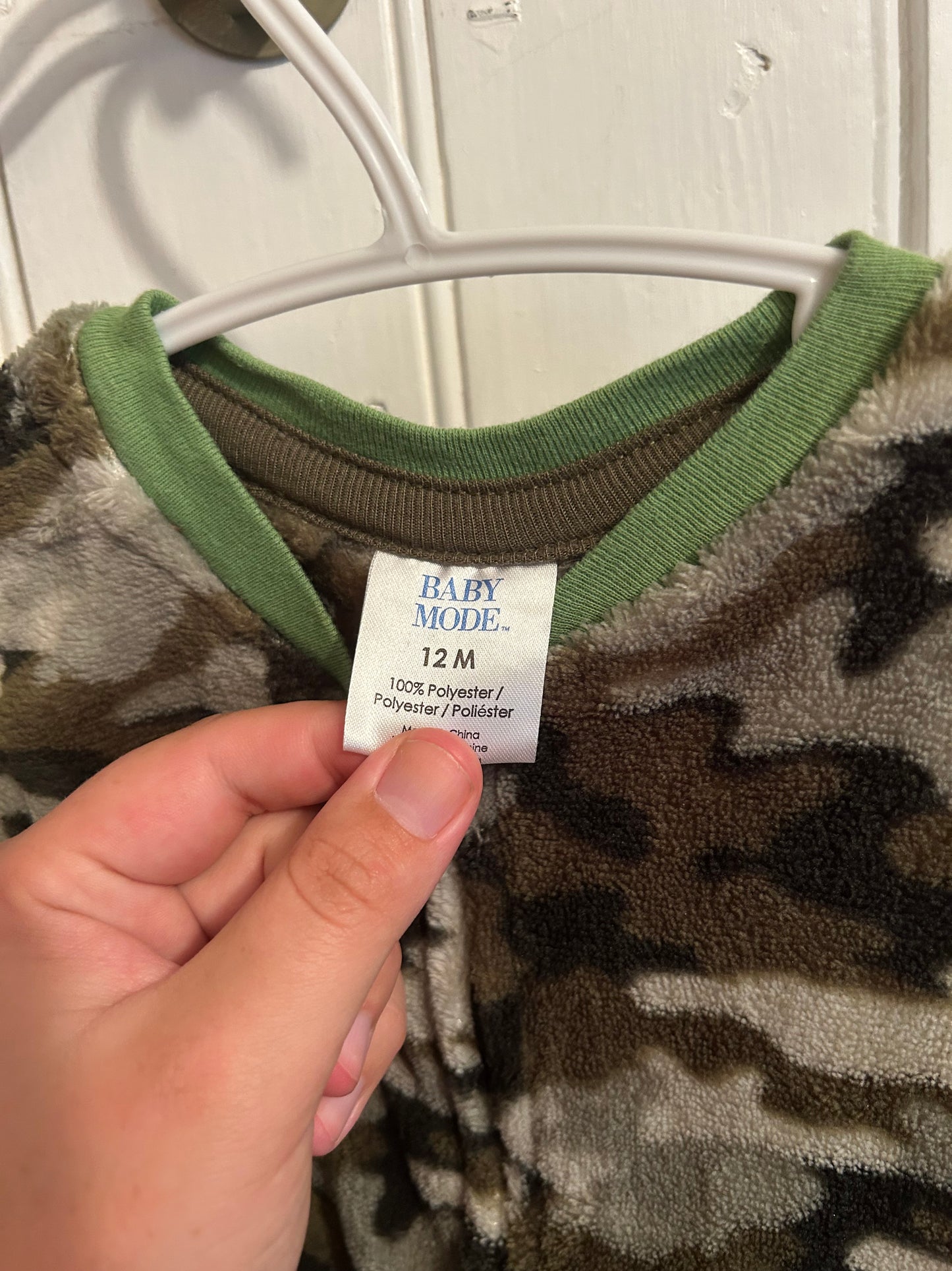 Baby mode 12m green camo fleece sleeper