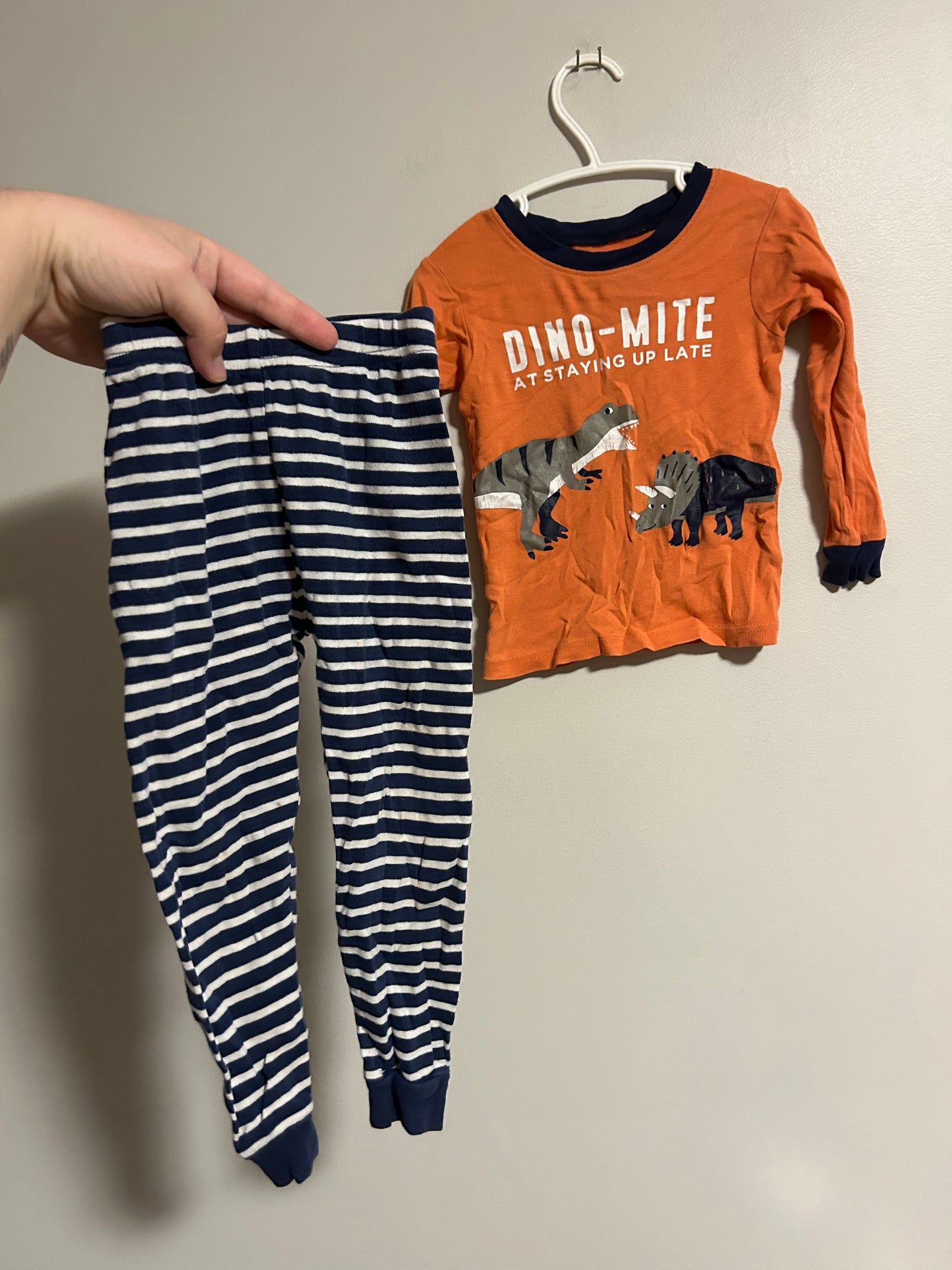 Carters 2t orange Dino 2pc sleep set