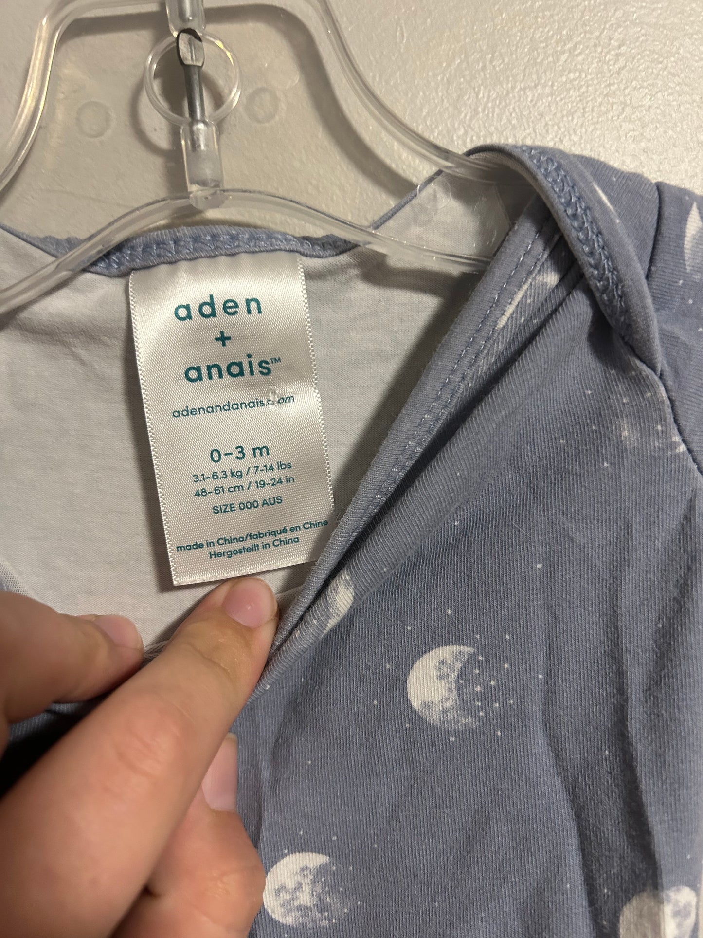 Aden & anais 0/3m blue moon knot gown